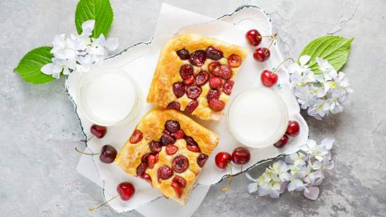 Focaccia de cerezas