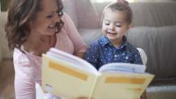 Por qué deberías leer en voz alta a tus hijos todos los días