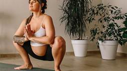 yoga-embarazo4-womenshealth-644fac0fb6b09
