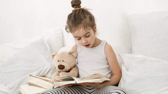 Los beneficios de los cuentos cortos para niños