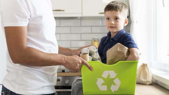 Claves para enseñar a los niños a reciclar la basura en casa