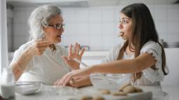 La abuela paterna es una persona muy importante en la vida de cualquier niño - Fuente: Pexels