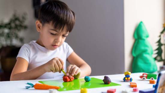 Los beneficios de la plastilina para los niños