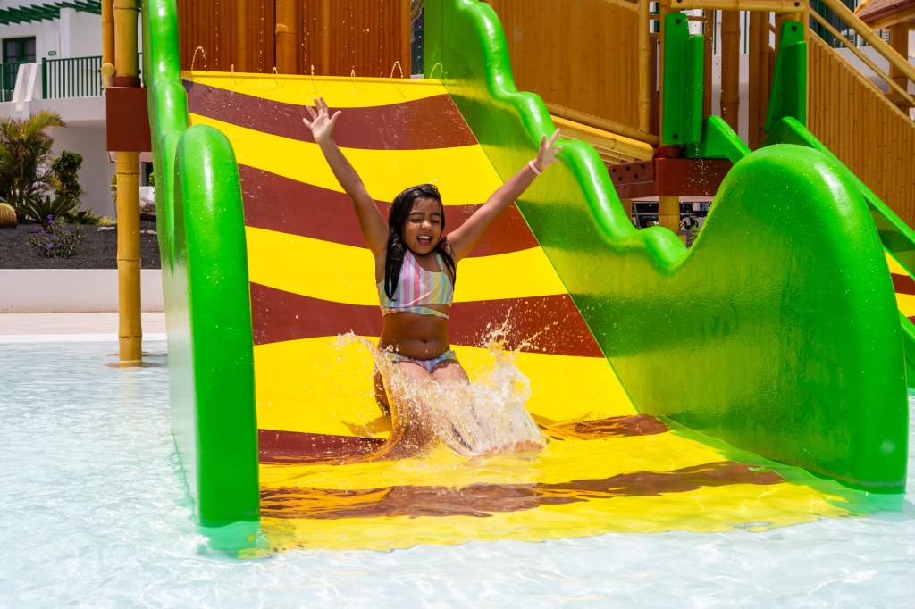 10 hoteles con toboganes en Cataluña para disfrutar con los niños