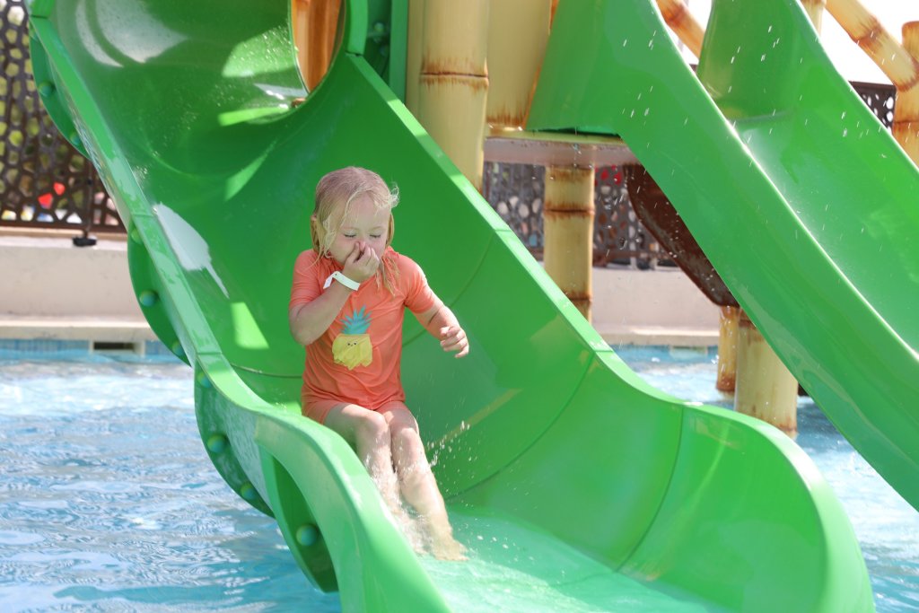 10 hoteles con toboganes en Cataluña para disfrutar con los niños