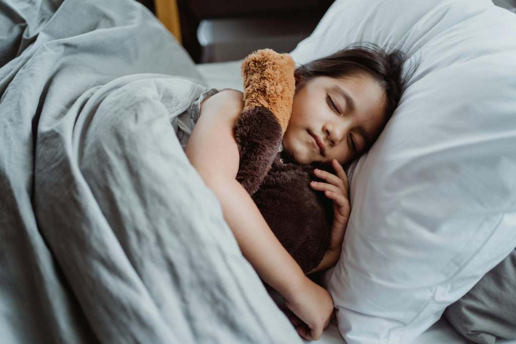 Cómo crear una rutina de sueño con estas frases de buenas noches infantiles - Pexels