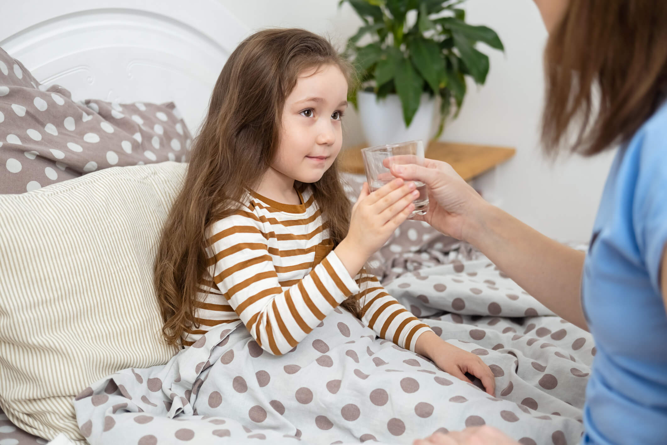 Por qué los niños piden agua cuando están en la cama