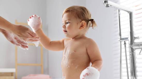Así podemos reforzar el vínculo con nuestros hijos en la hora del baño