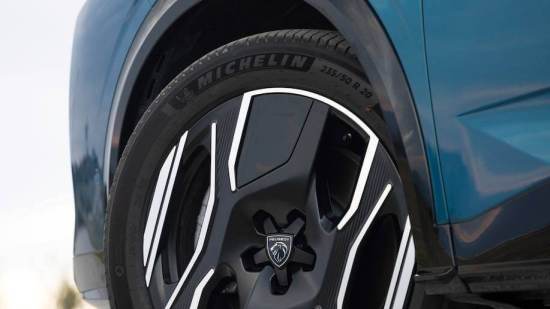De-Madrid-a-Valencia-en-coche-electrico-sin-paradas-con-el-Peugeot-E-3008-y-MICHELIN-e.PRIMACY-5