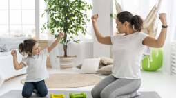 Ejercicios físicos para practicar con los niños en casa