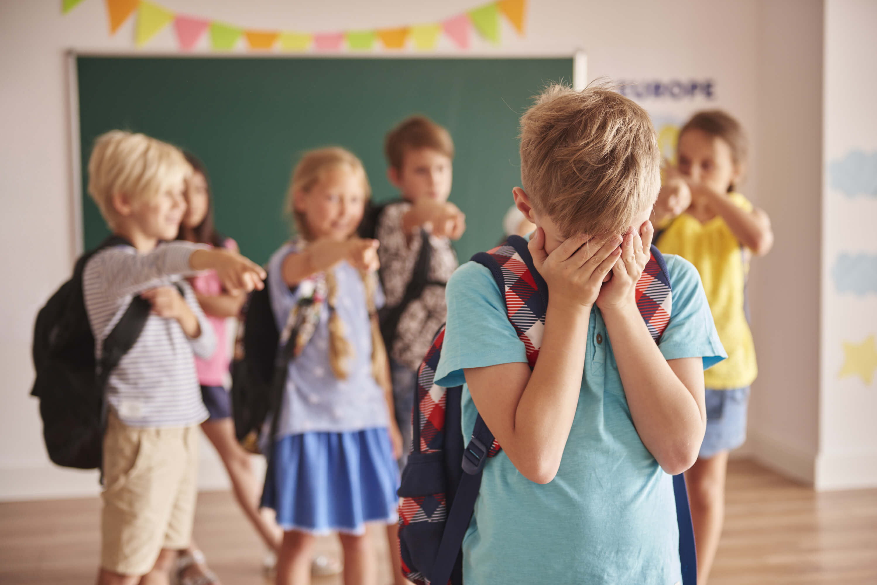 Cómo enseñar a mi hijo a no burlarse de los demás