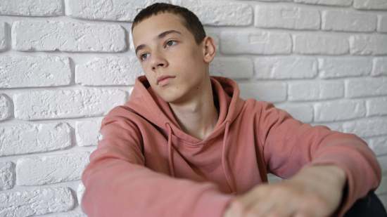 freepik-Qué hacer si a tu hijo adolescente le han roto el corazón