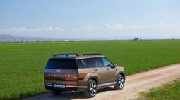 HyundaiSANTAFE2024Exterior(30)