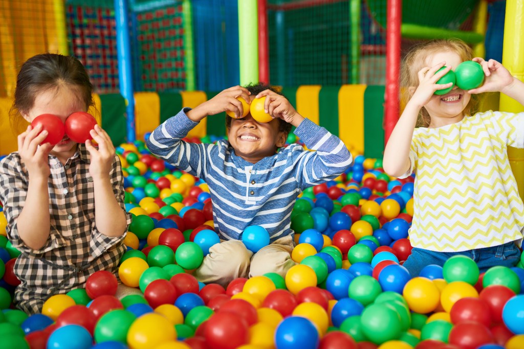 Parque de bolas en Sevilla para ir con niños