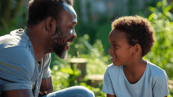 Padre e hijo conversando