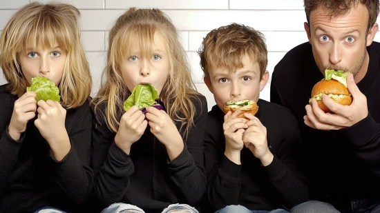 Familia_Comiendo