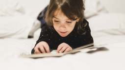 cute-girl-reading-book