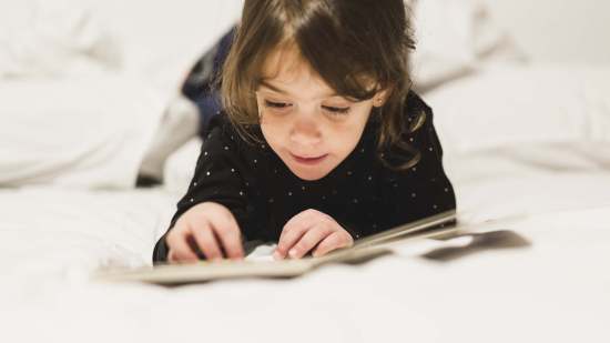 cute-girl-reading-book
