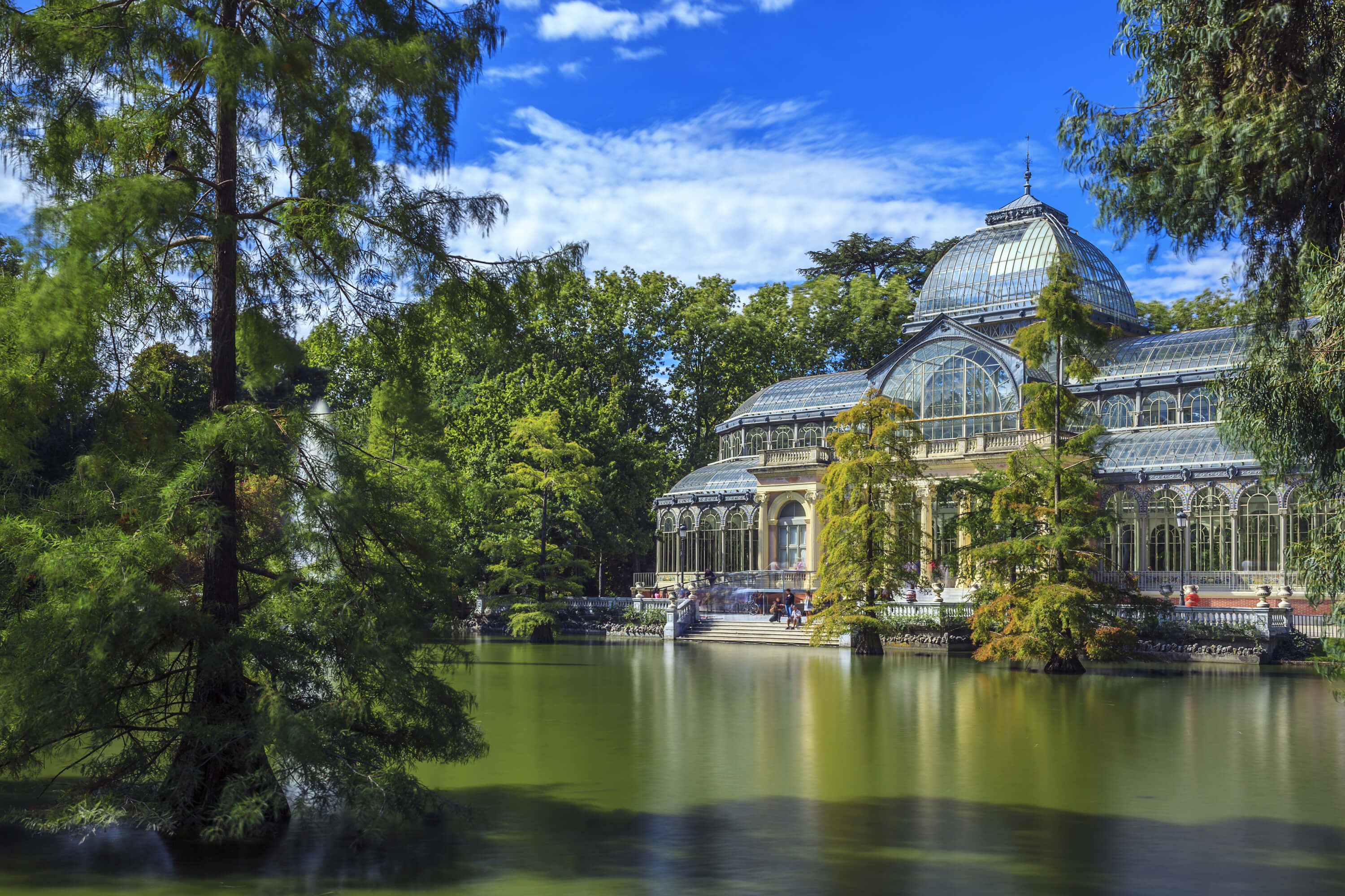 famous-crystal-palace-retiro-park-madrid-spain