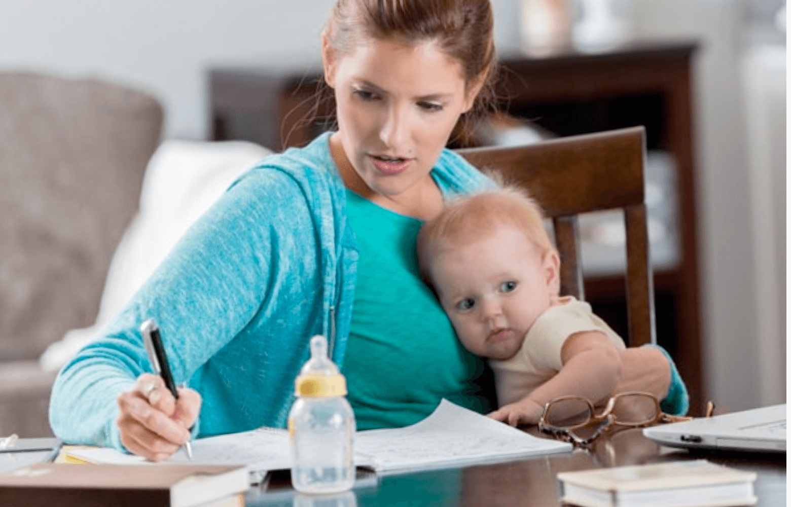 Estoy todo el día trabajando y no puedo cuidar a mis hijos