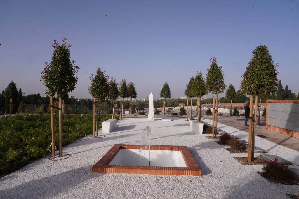 Parque de las Mariposas del cementerio de la Almudena de Madrid