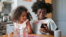 10 razones para comer en familia sin tele ni moviles