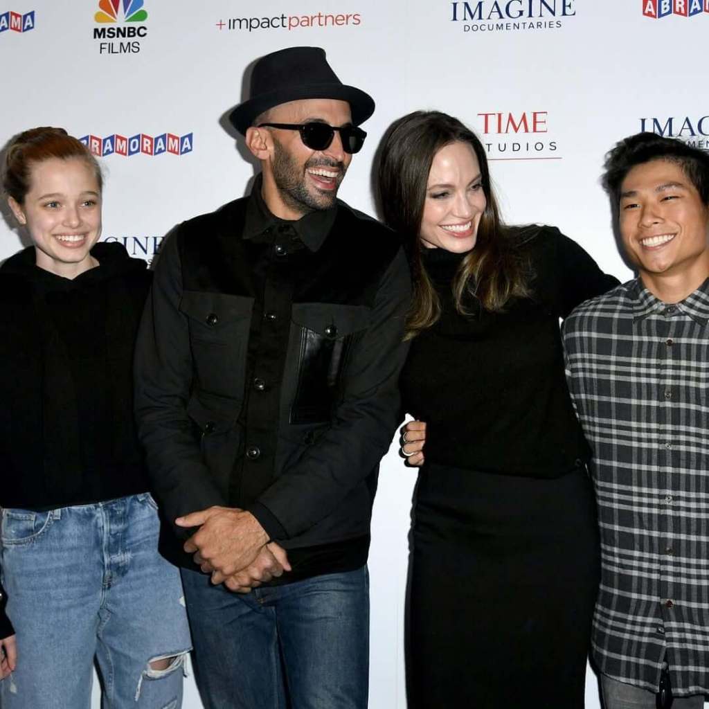 Angelina Jolie y dos de sus hijos