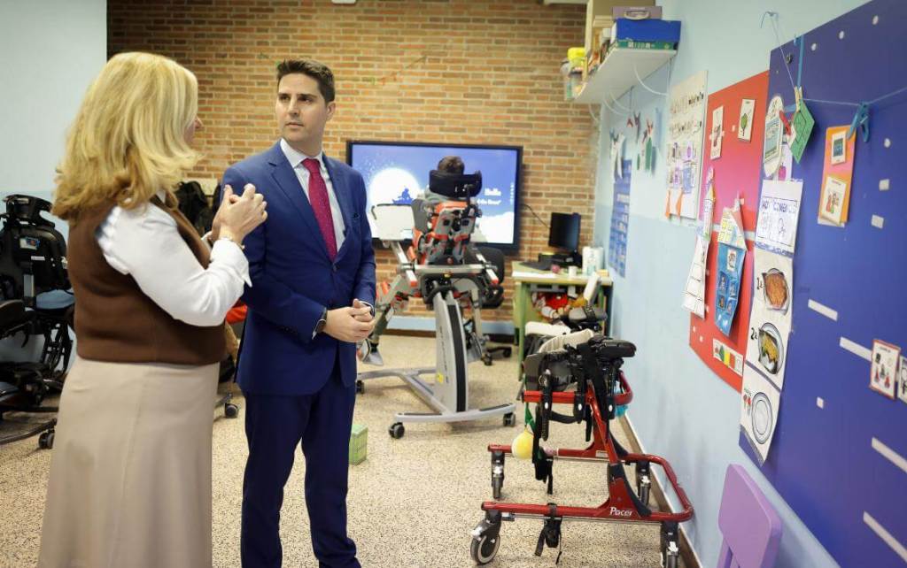 Visita del consejero de Educación de la Comunidad de Madrid al colegio de educación especial La Quinta