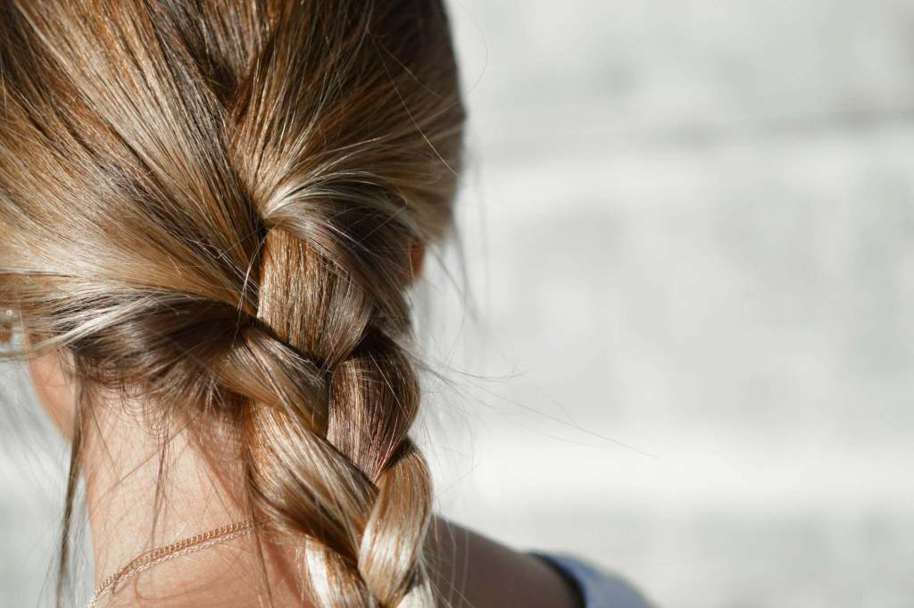 la caída del cabello después del parto