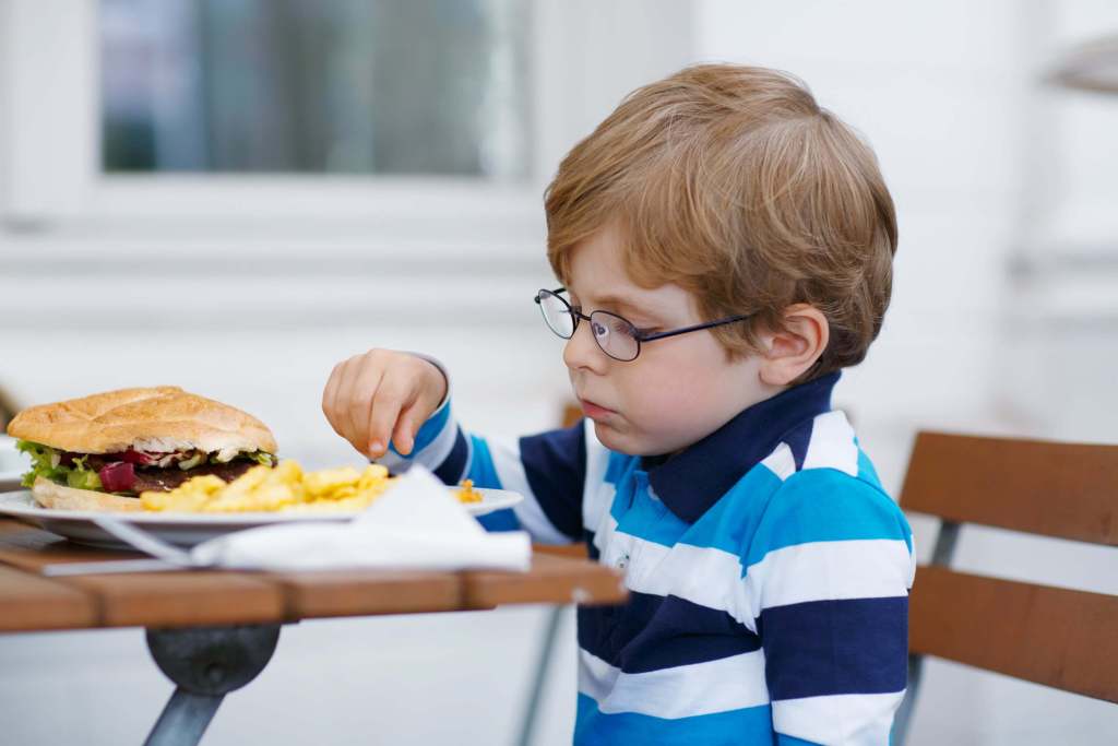 La ‘comida basura’ infantil que arrasa en los supermercados y preocupa al enfermero Don Sacarino