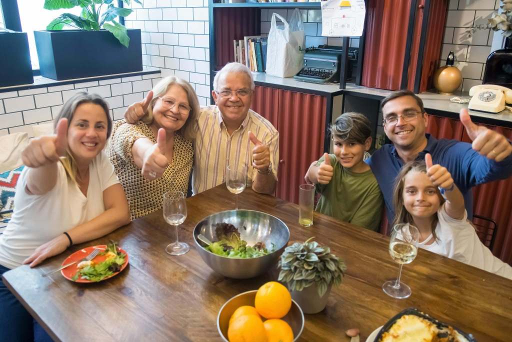 invitó a sus amigas y familia a cocinar en su Baby Shower