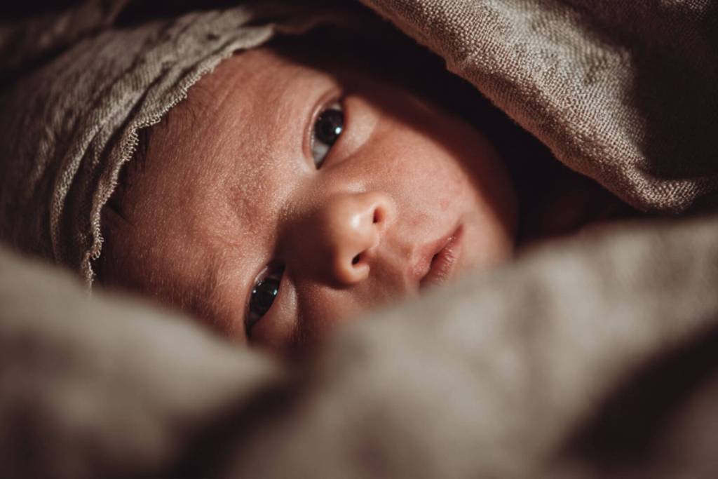 Cada nombre cuenta una historia, pero algunos se repiten en miles de familias: así suena la generación nacida desde 2020.