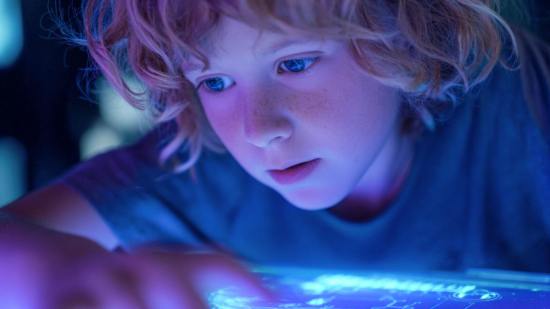 La inteligencia artificial abre nuevas formas de aprendizaje, captando la atención y curiosidad infantil.