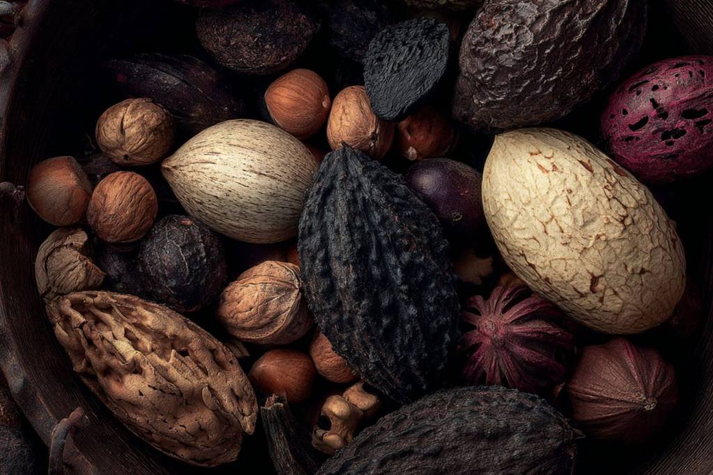 Frutos secos variados en primer plano.